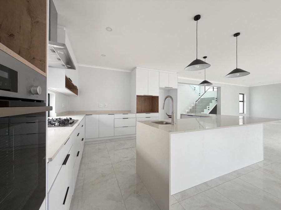 5 Bedroom Property for Sale in Sandown Western Cape